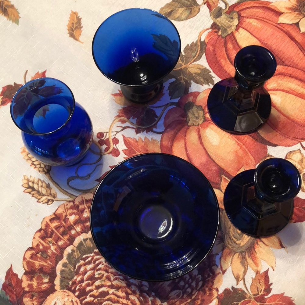 5 Pieces of Colbert blue Glassware